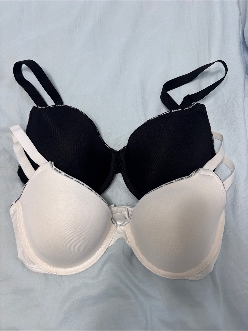 Calvin Klein 2-Pack Smooth T-Shirt Bras - Black & White